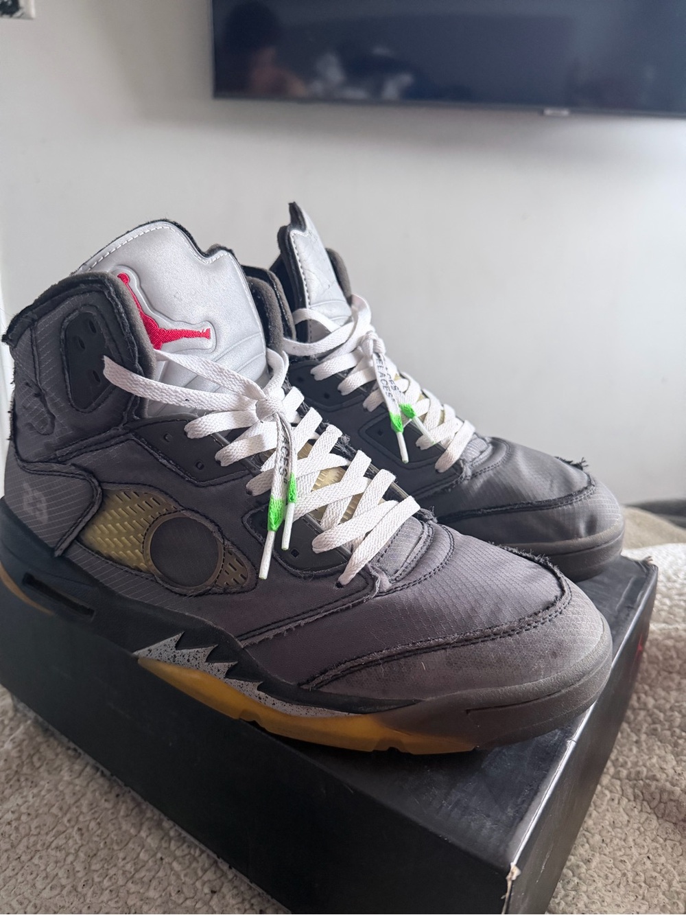 Off white jordan 5 Muslin.